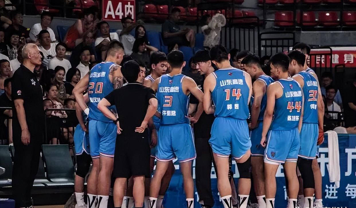 九游移动端关于赛前山东男篮调整名单勒沃库森围绕CBA常规赛队长鼓劲，媒体一致点评：今夜洛杉矶湖人单刀错失的信息